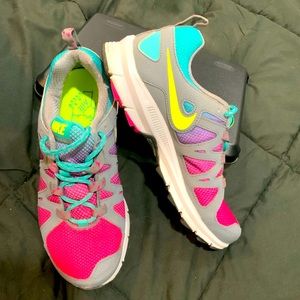 Nike Women’s SIZE 9 NEON Rainbow